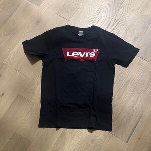 Levi's Black and Red Logo T-Shirt